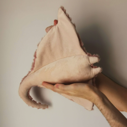 Peluche raie manta roses vieux rose